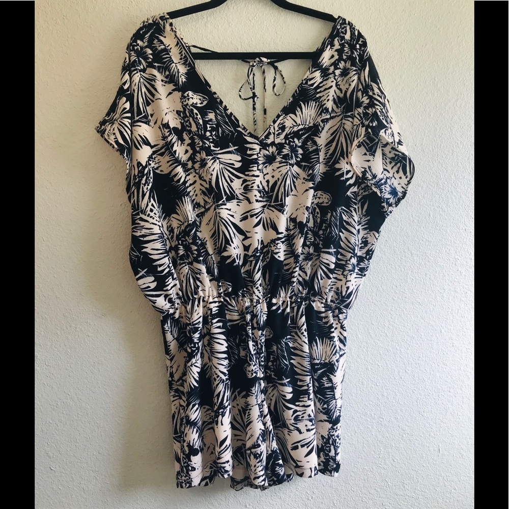 ✨CHARLOTTE RUSSE Tropical romper